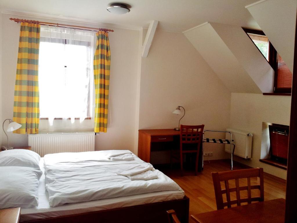 Pension Mlyn Stare Mitrovice Sedlec-Prcice Oda fotoğraf